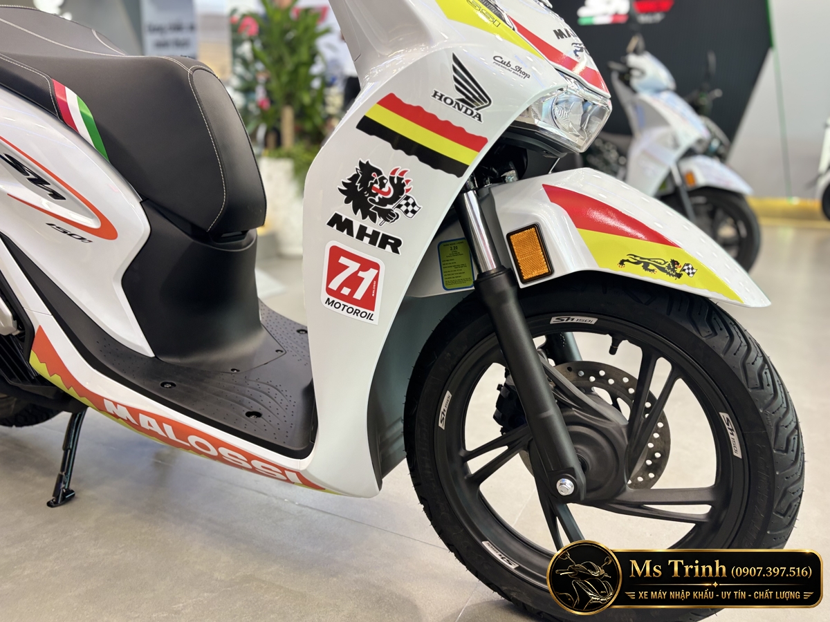 Honda SH150 Ý Malossi 2026 tại Quảng Ngãi - Tem custom thể thao, dáng SH thanh lịch