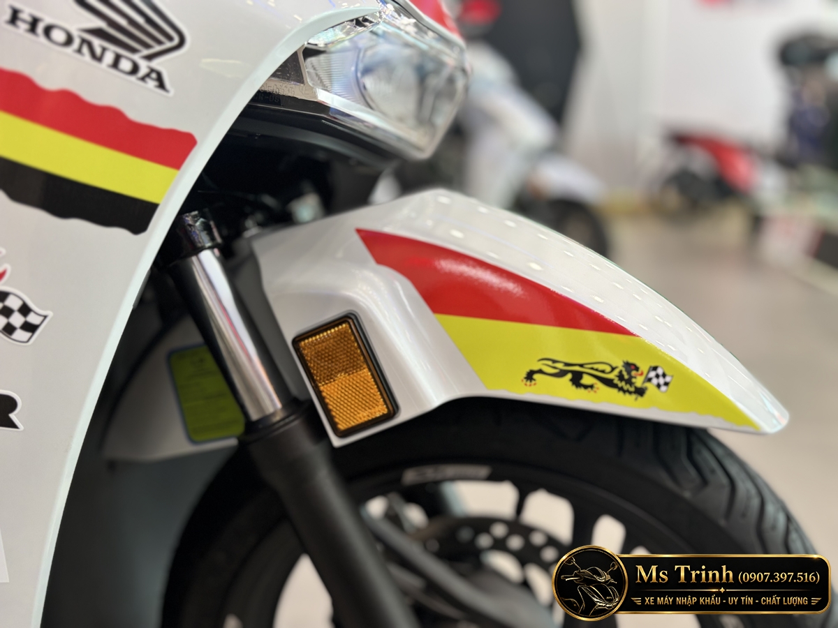 Honda SH150 Ý Malossi 2026 tại Quảng Ngãi - Tem custom thể thao, dáng SH thanh lịch
