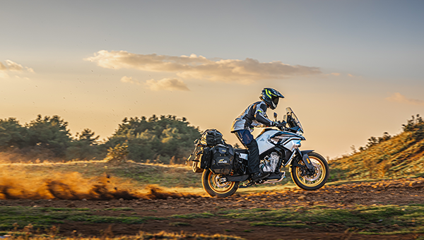 CF Moto 800MT Explorer 2025, ADV Cao Cấp Nhất, Chính Hãng, Giá Tốt tại Quảng Ngãi