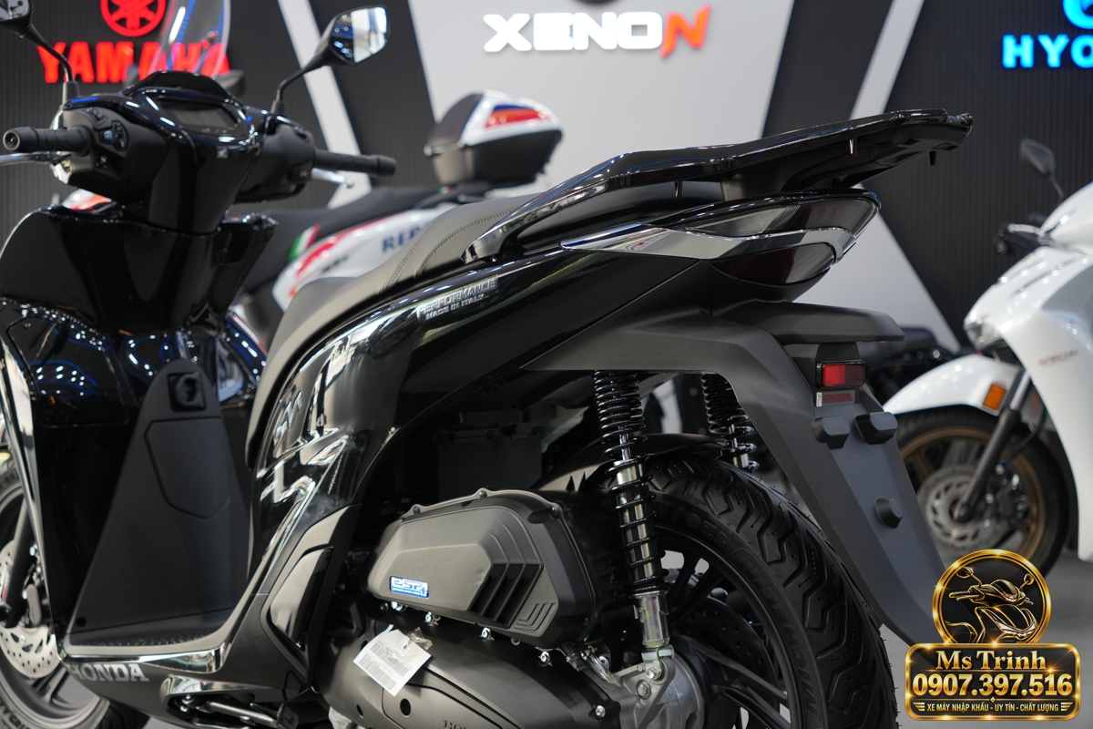 Honda SH150i Ý đen bóng 2027 tại Quảng Ngãi - Sơn bóng lịch sự, tiện ích cho mỗi ngày