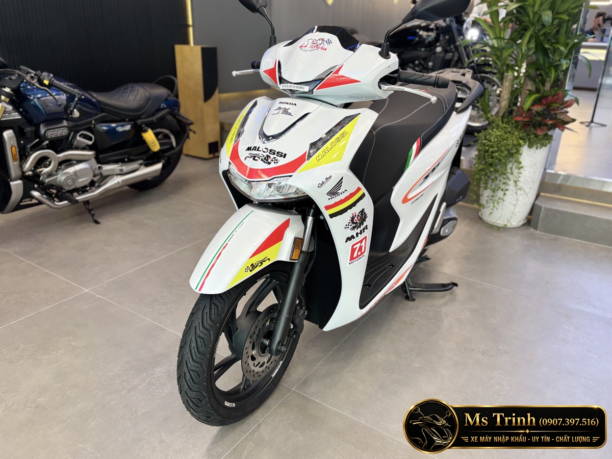 Honda SH150 Ý Malossi 2026 tại Quảng Ngãi - Tem custom thể thao, dáng SH thanh lịch