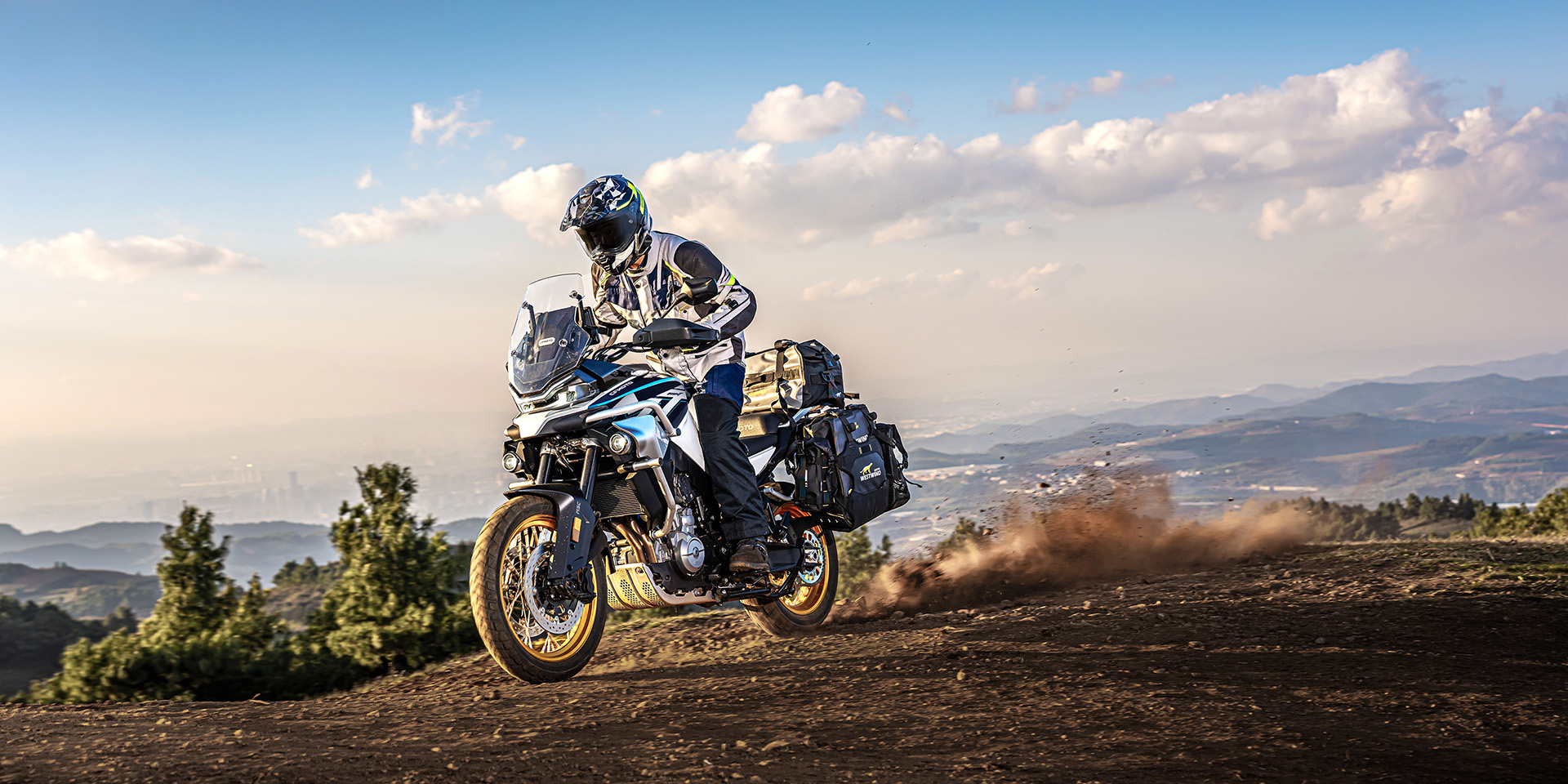 CF Moto 800MT Explorer 2025, ADV Cao Cấp Nhất, Chính Hãng, Giá Tốt tại Quảng Ngãi
