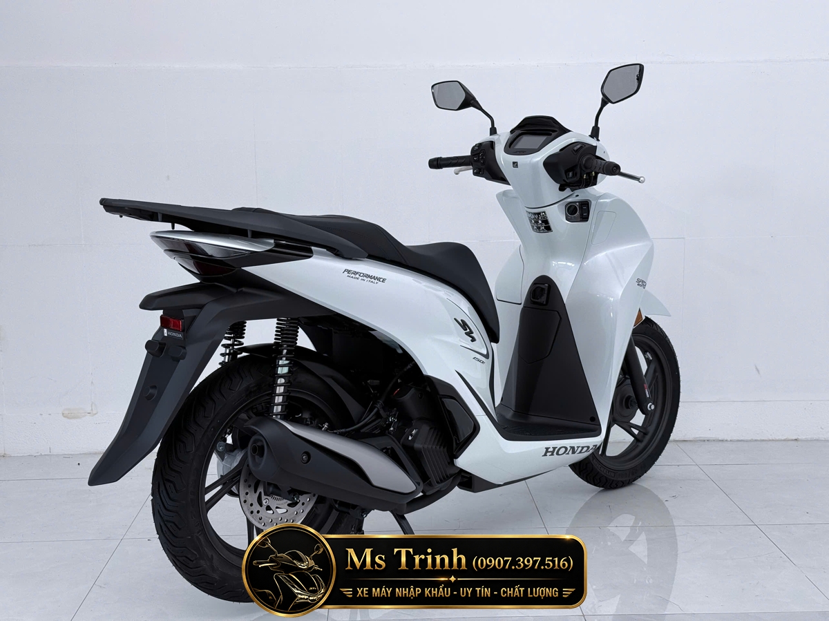Honda SH150i Special Edition Standard nhập HMR Ý màu trắng tại Quảng Ngãi: Giá trị nằm trong từng chi tiết nguyên bản