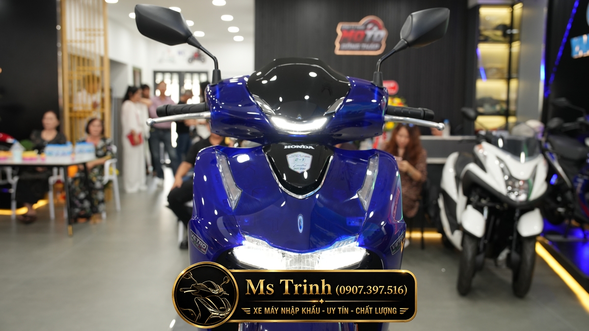 Honda SH150i Vetro Sapphire - Green tại Quảng Ngãi: SH Ý 2 trong 1 giới hạn 200 xe