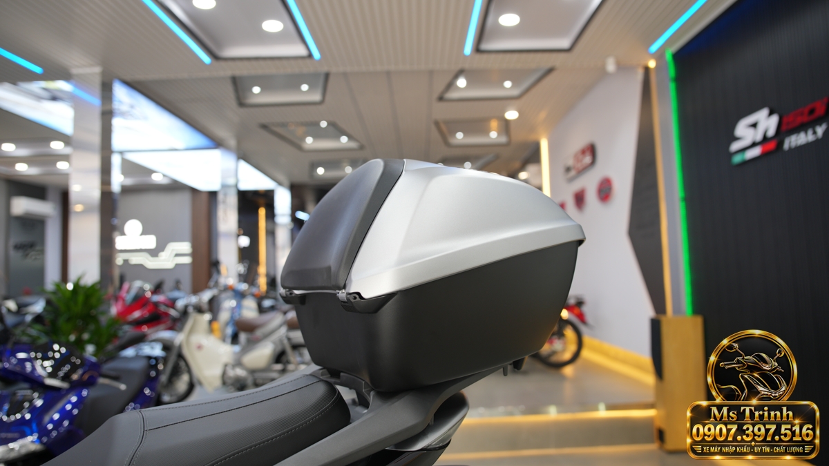 Honda SH150i Ý xám bạc 2027 tại Quảng Ngãi - Nhập Ý, tem vàng sang trọng, giá tốt
