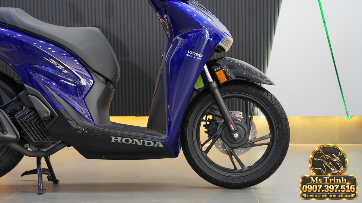 Honda SH150 Vetro Blue 2027 tại Quảng Ngãi - Xanh Sapphire trong suốt, nhập Ý sang trọng