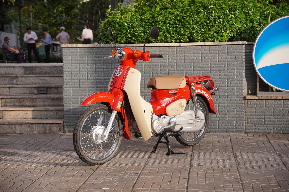 Honda Super Cub 50cc Hello Kitty Edition, Made In Japan, Hàng Hiếm tại Quảng Ngãi