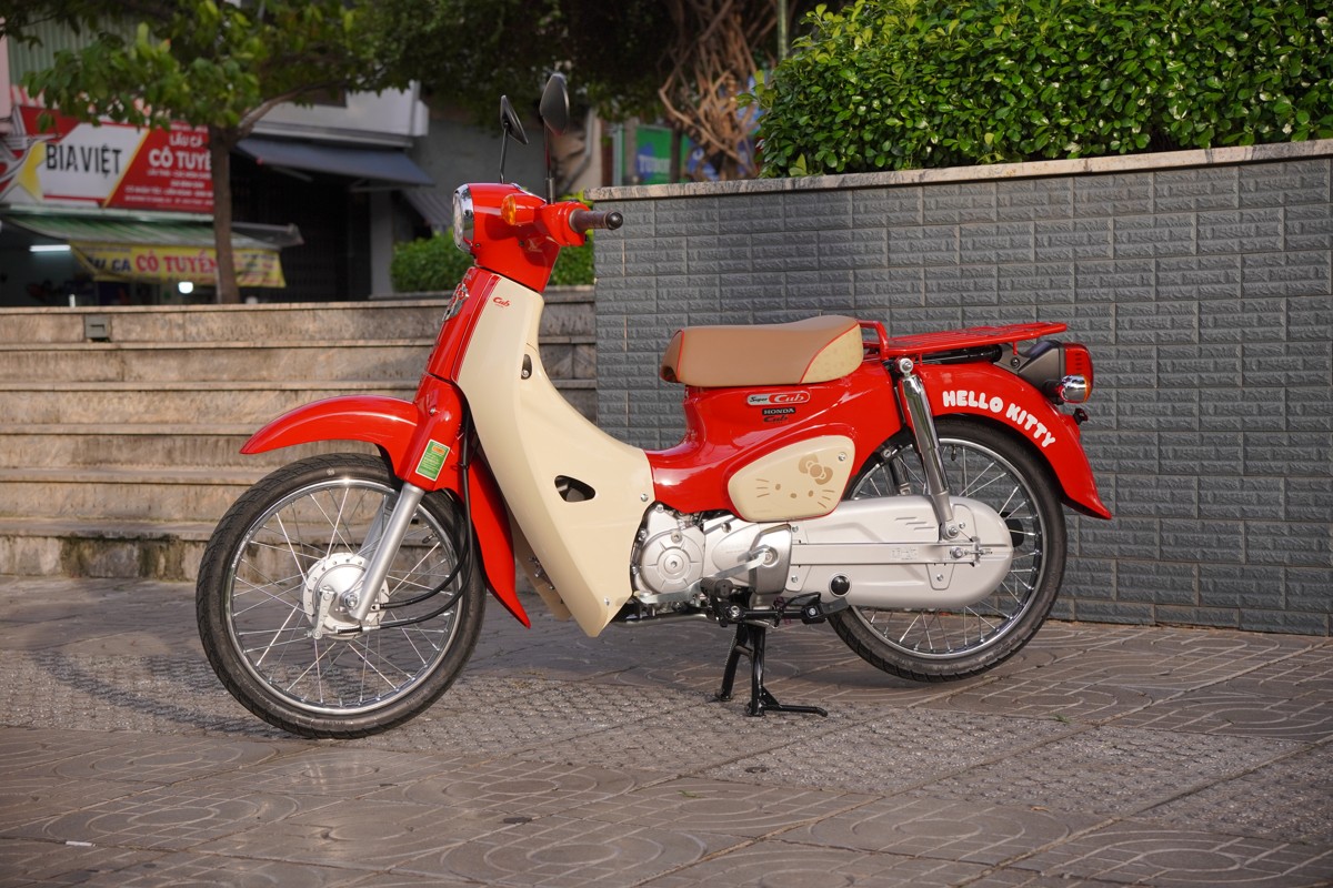 Honda Super Cub 50cc Hello Kitty Edition, Made In Japan, Hàng Hiếm tại Quảng Ngãi