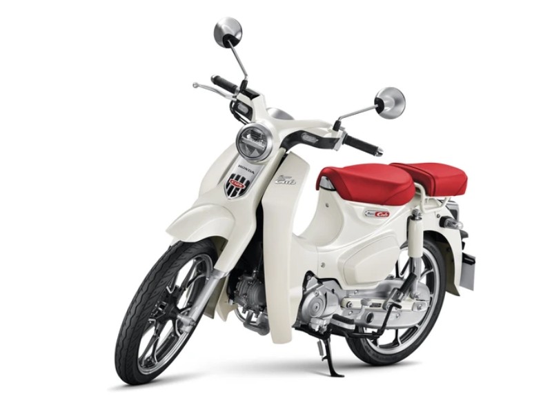 Honda Super Cub 125 Custom Edition Thái Lan 2025 màu trắng tại Quảng Ngãi