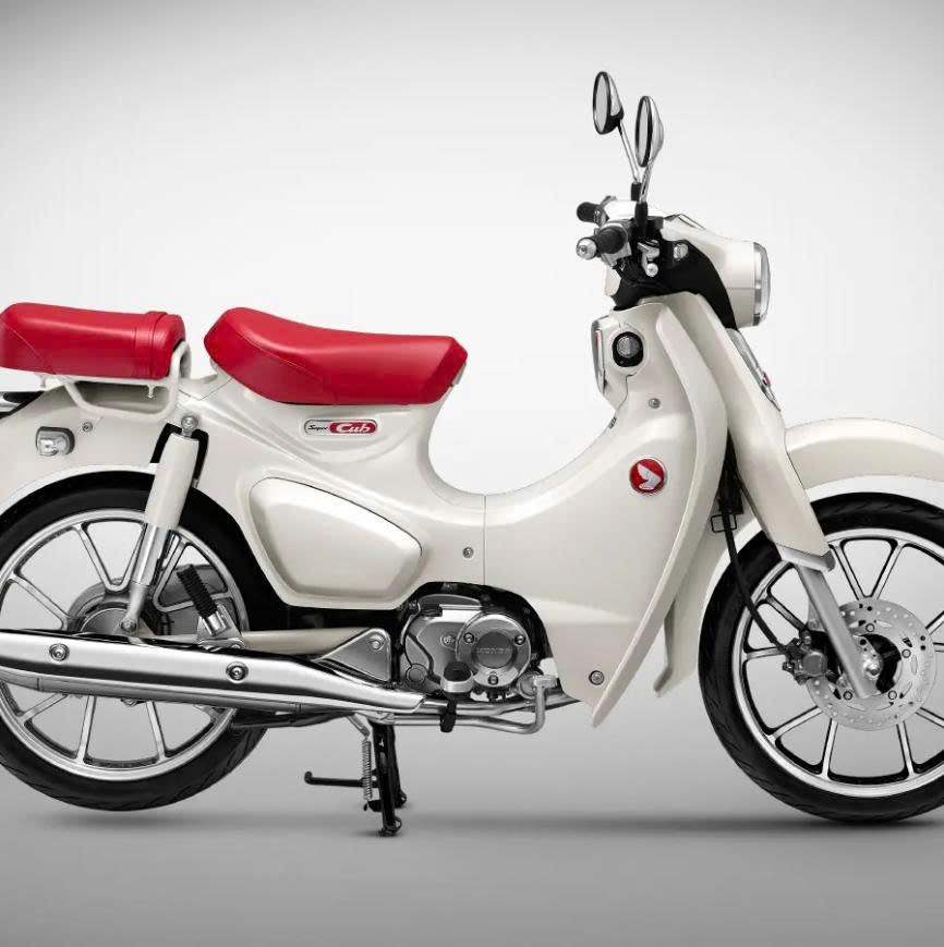 Honda Super Cub 125 Custom Edition Thái Lan 2025 màu trắng tại Quảng Ngãi