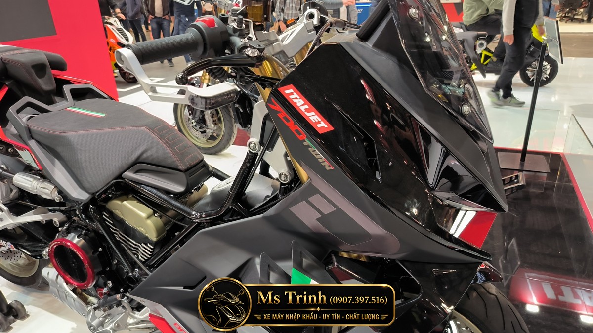 Italjet 700 2026 Tại Quảng Ngãi - Chiến Binh Chỉ 700 Xe Hyper Scooter Cực Hiếm hồ sơ hải quan, nhập chính ngạch