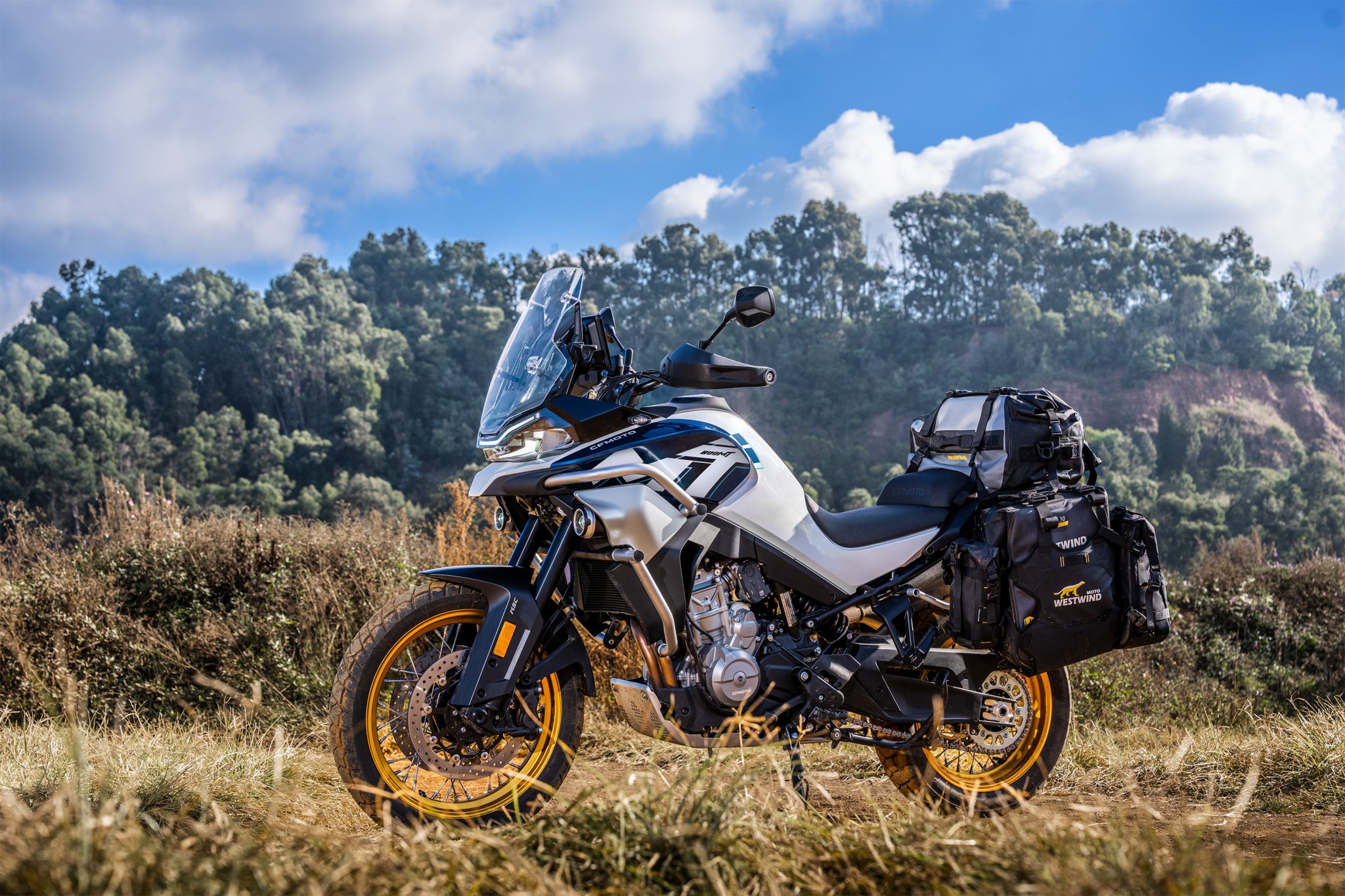 CF Moto 800MT Explorer 2025, ADV Cao Cấp Nhất, Chính Hãng, Giá Tốt tại Quảng Ngãi