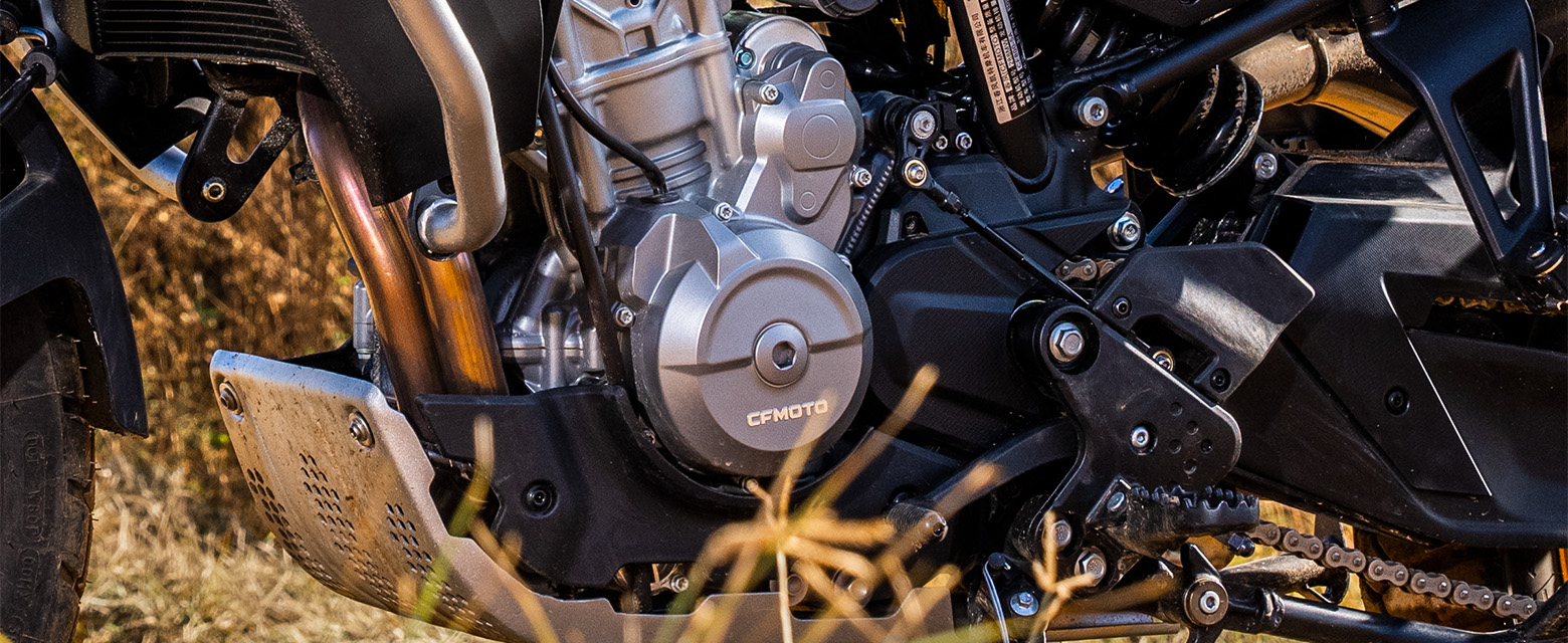 CF Moto 800MT Explorer 2025, ADV Cao Cấp Nhất, Chính Hãng, Giá Tốt tại Quảng Ngãi
