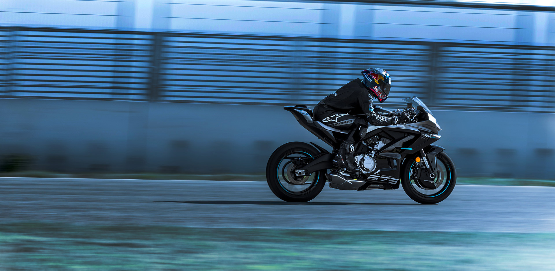 CF Moto 675SR-R 2025 3 Xi Lanh Ngang, Siêu Thể Thao, Giá Rẻ tại Quảng Ngãi