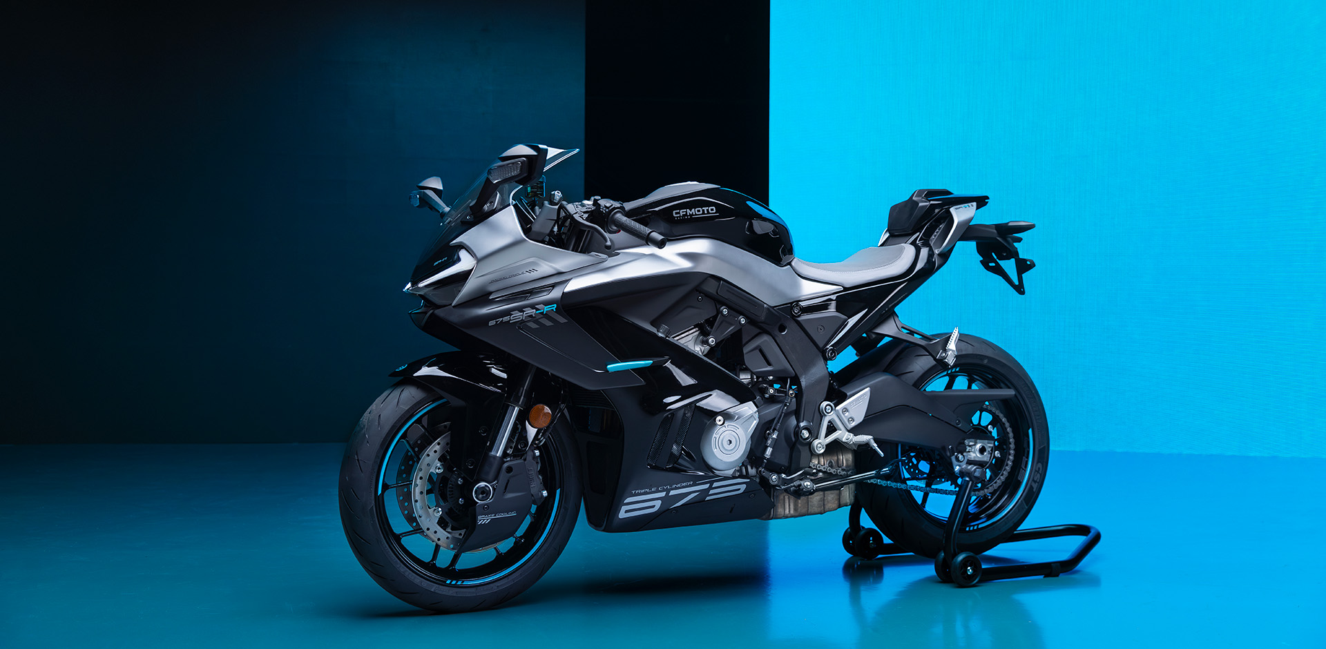 CF Moto 675SR-R 2025 3 Xi Lanh Ngang, Siêu Thể Thao, Giá Rẻ tại Quảng Ngãi