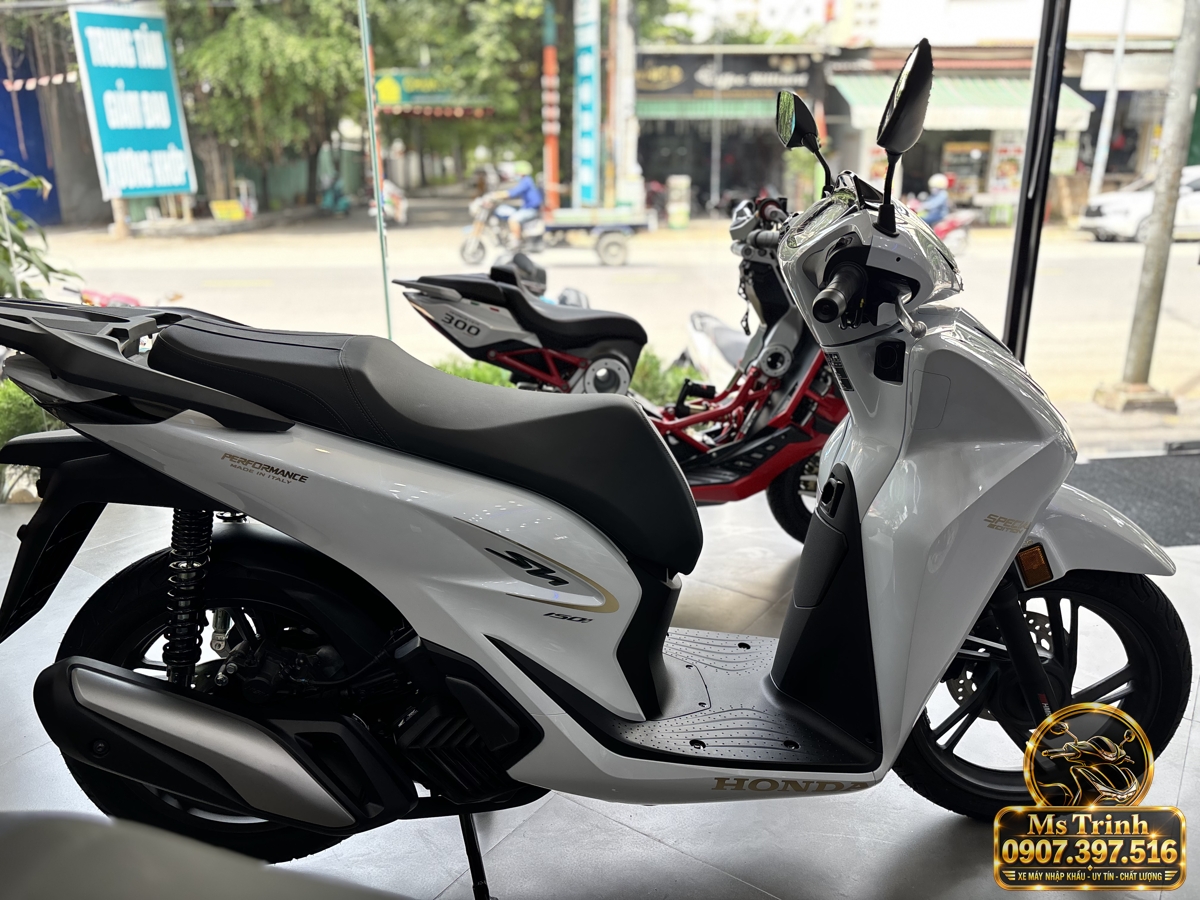 SH150i Ý 2027 màu trắng tại Quảng Ngãi - Nhập khẩu nguyên chiếc, thiết kế sang trọng, giá tốt