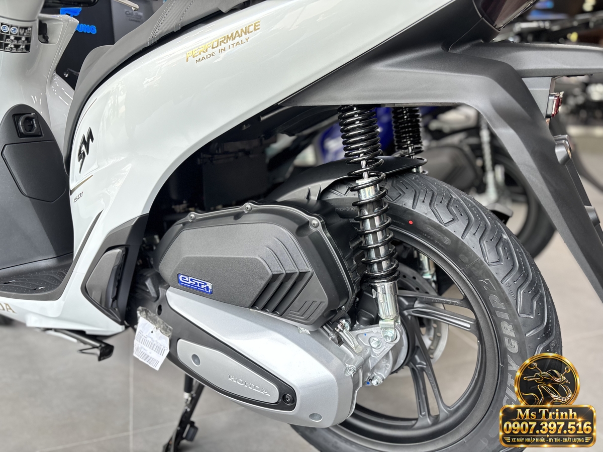 SH150i Ý 2027 màu trắng tại Quảng Ngãi - Nhập khẩu nguyên chiếc, thiết kế sang trọng, giá tốt