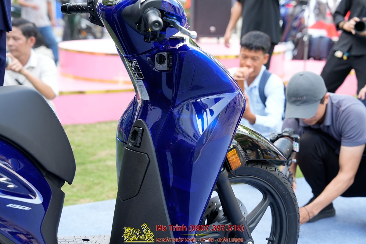 Honda SH150 Vetro Blue 2026 Limited Edition - Siêu phẩm SH Ý dàn áo xanh trong suốt cực hiếm tại Quảng Ngãi