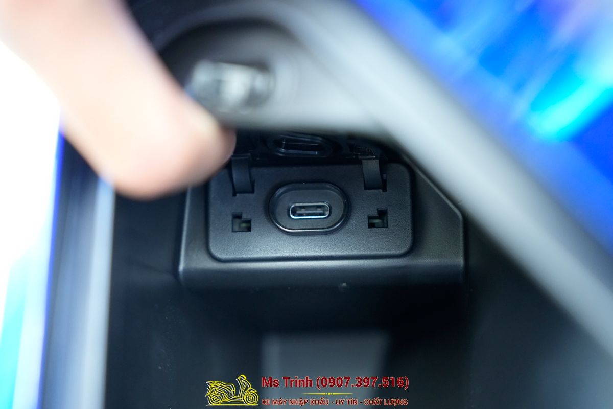 Honda SH150 Vetro Blue 2026 Limited Edition - Siêu phẩm SH Ý dàn áo xanh trong suốt cực hiếm tại Quảng Ngãi