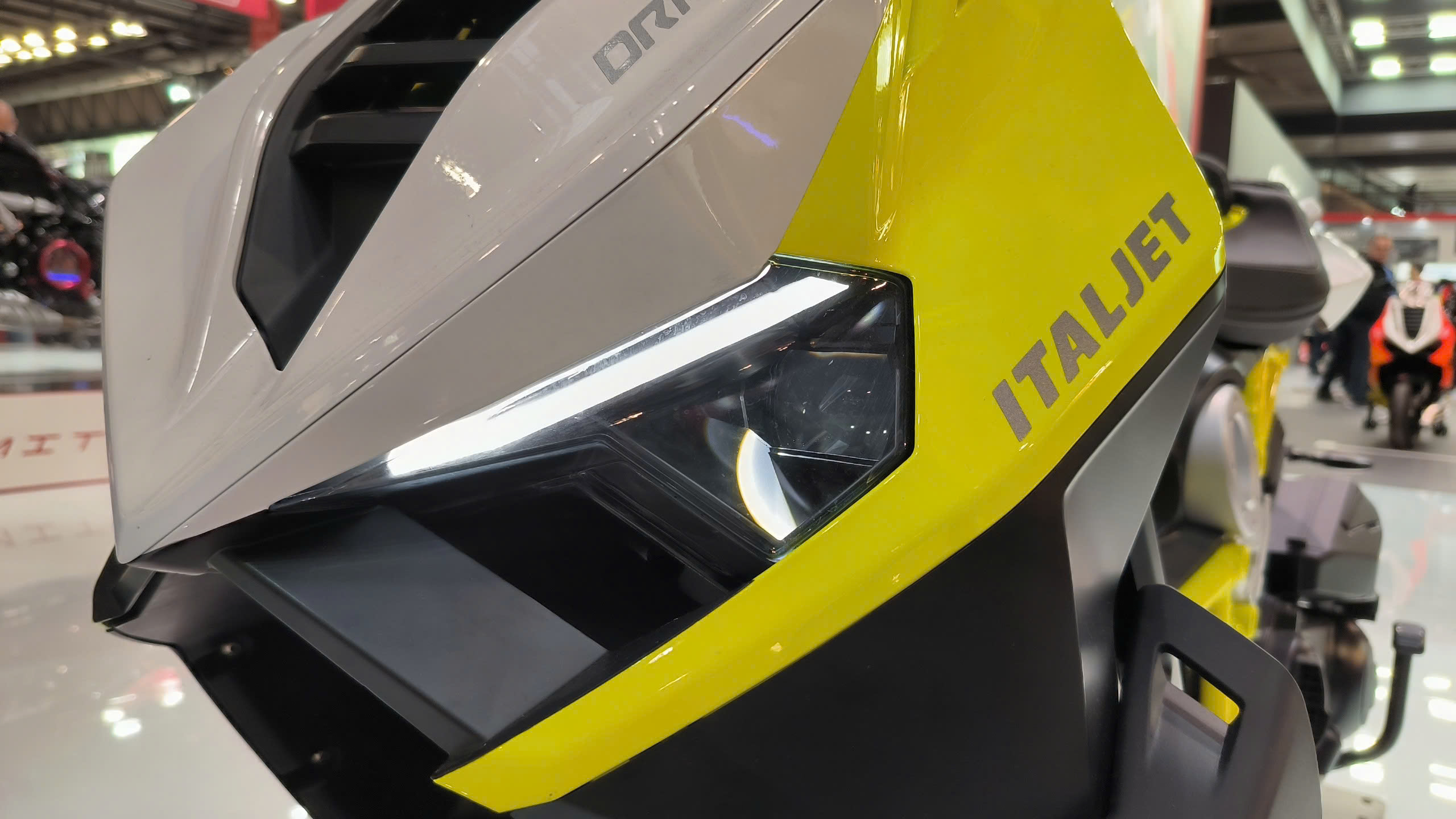 Italjet Dragster 300, Xe Tay Ga Thể Thao Thương Hiệu Từ Italy tại Quảng Ngãi