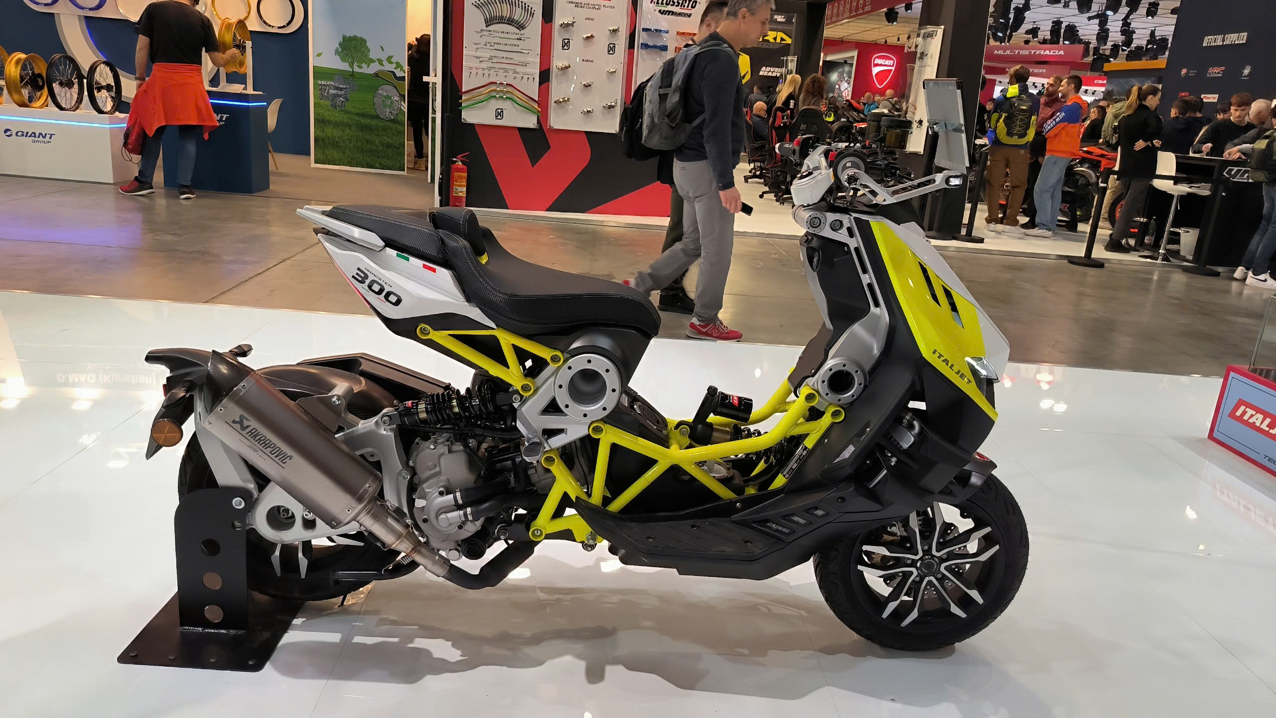 Italjet Dragster 300, Xe Tay Ga Thể Thao Thương Hiệu Từ Italy tại Quảng Ngãi