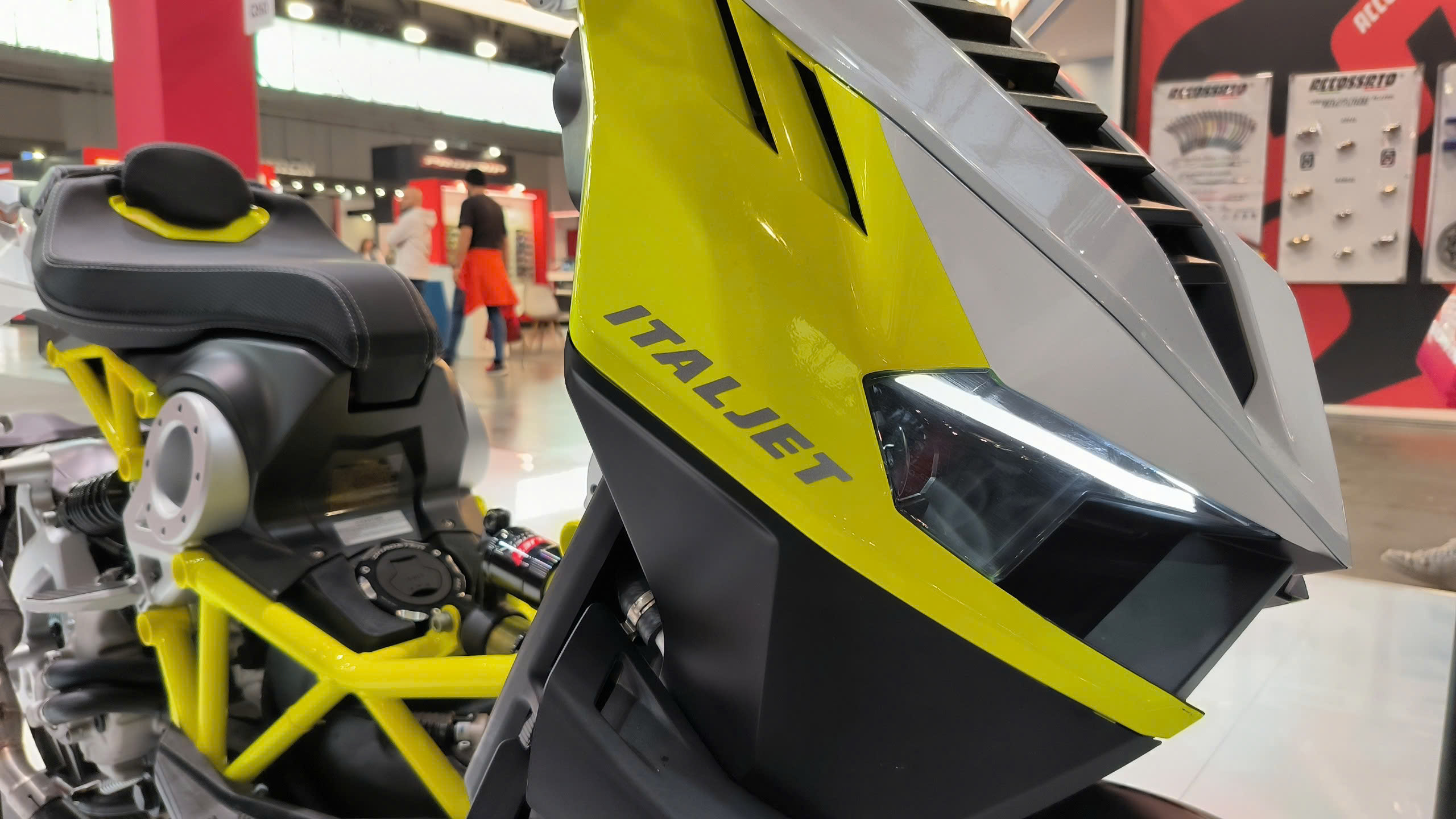Italjet Dragster 300, Xe Tay Ga Thể Thao Thương Hiệu Từ Italy tại Quảng Ngãi