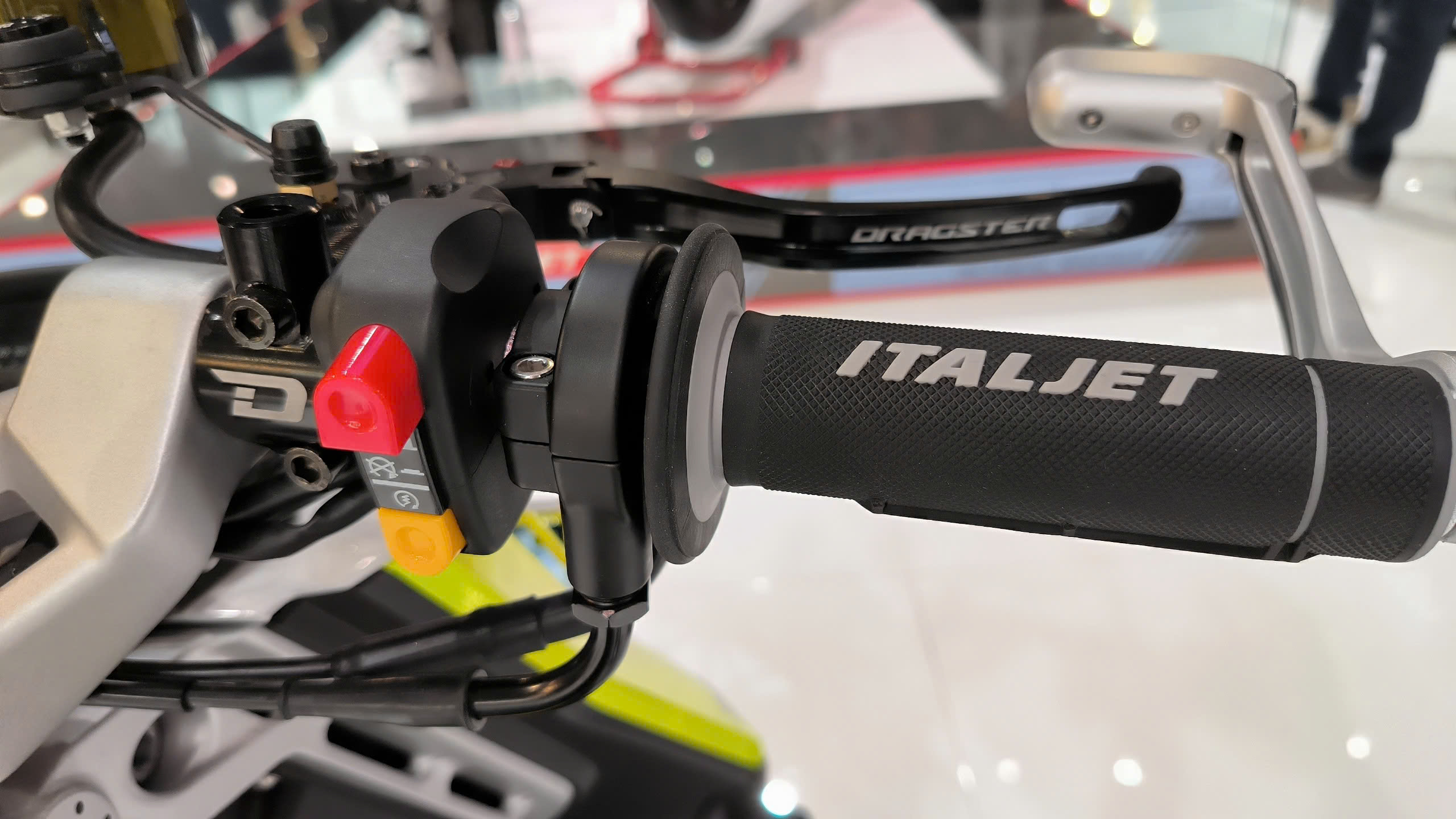 Italjet Dragster 300, Xe Tay Ga Thể Thao Thương Hiệu Từ Italy tại Quảng Ngãi