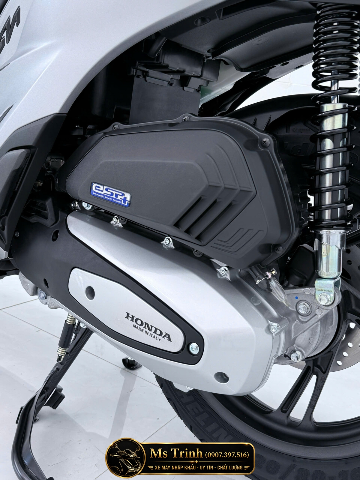 Động cơ eSP+ Honda SH150i nhập Ý có logo Honda và Made in Italy