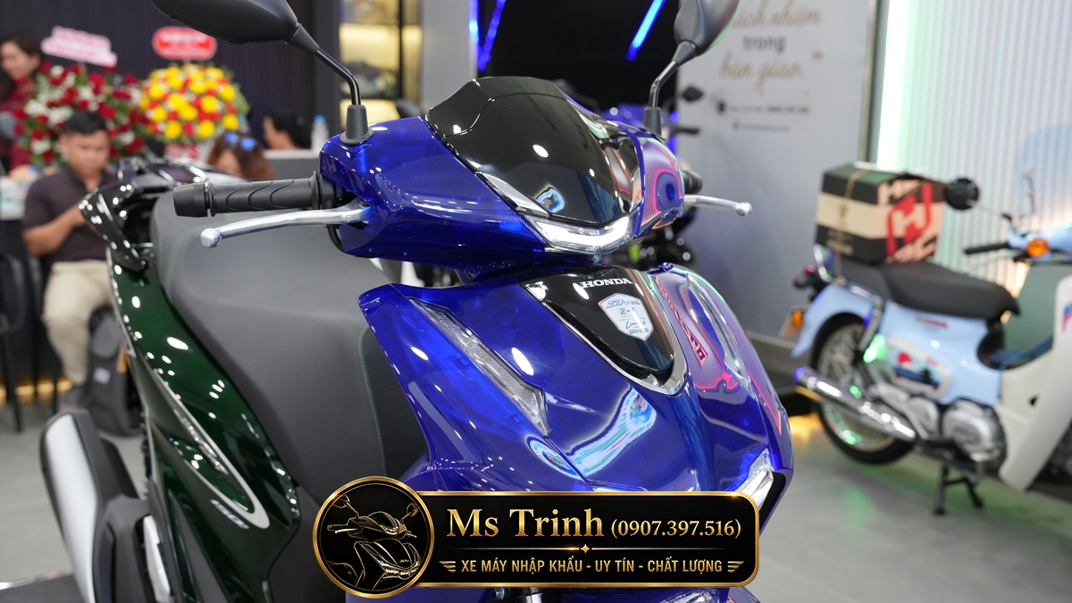 Phiên bản Honda SH150i Super Vetro Sapphire Green số lượng giới hạn 200 chiếc