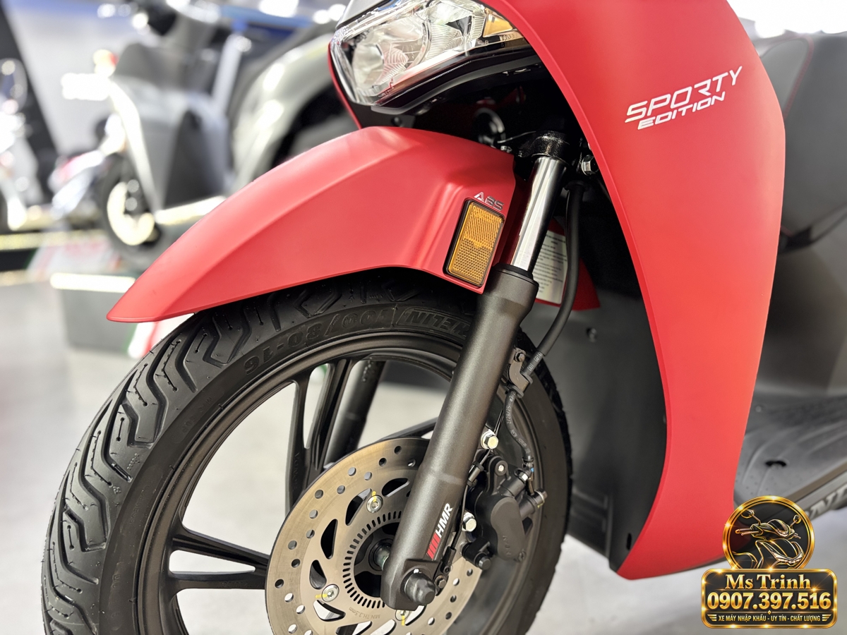 Ảnh chi tiết SH150i Ý màu đỏ 2027 số 8 Hình ảnh giới thiệu Honda SH150i nhập khẩu Ý màu đỏ 2027 tại cửa hàng CubShop Premium